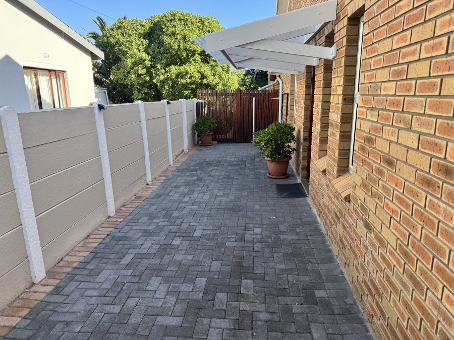 To Let 1 Bedroom Property for Rent in Stilbaai Wes Western Cape
